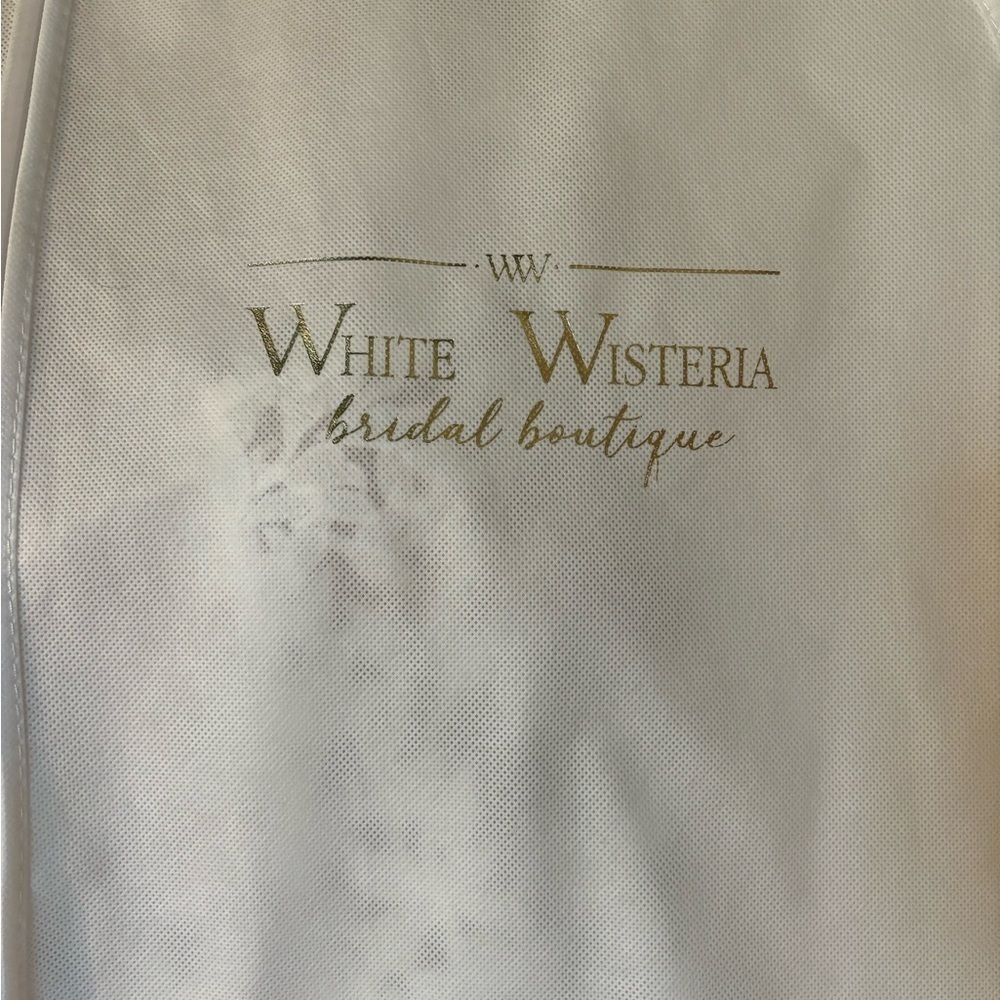 NWT Essence of Australia White Lace Elegant Wedding Dress Size 16 - Picture 8 of 9